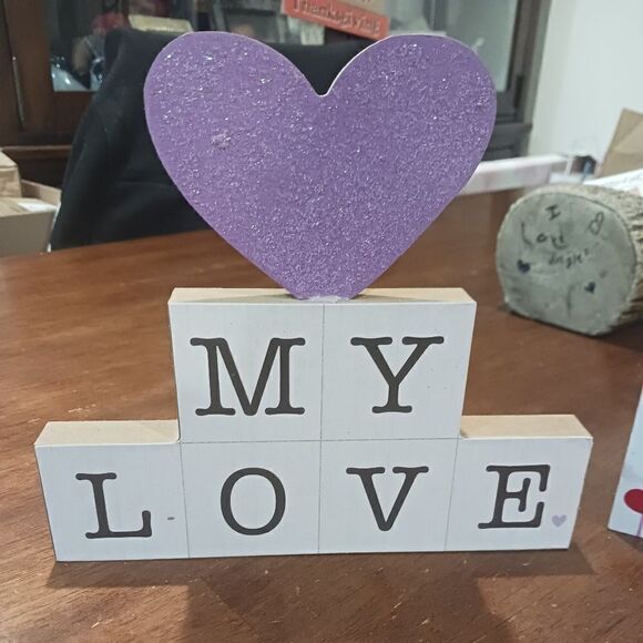 3 for 26 - Set of 3 Wooden Valentine Decorations - Picture 4 of 4
